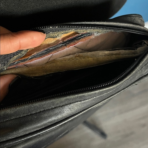 Inspired Leather Crossbody Bag - Picture 5 of 10